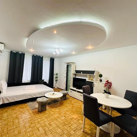 Chic Comfort 1Bdr With Landmark View - Concerthall Bucureşti Exterior foto