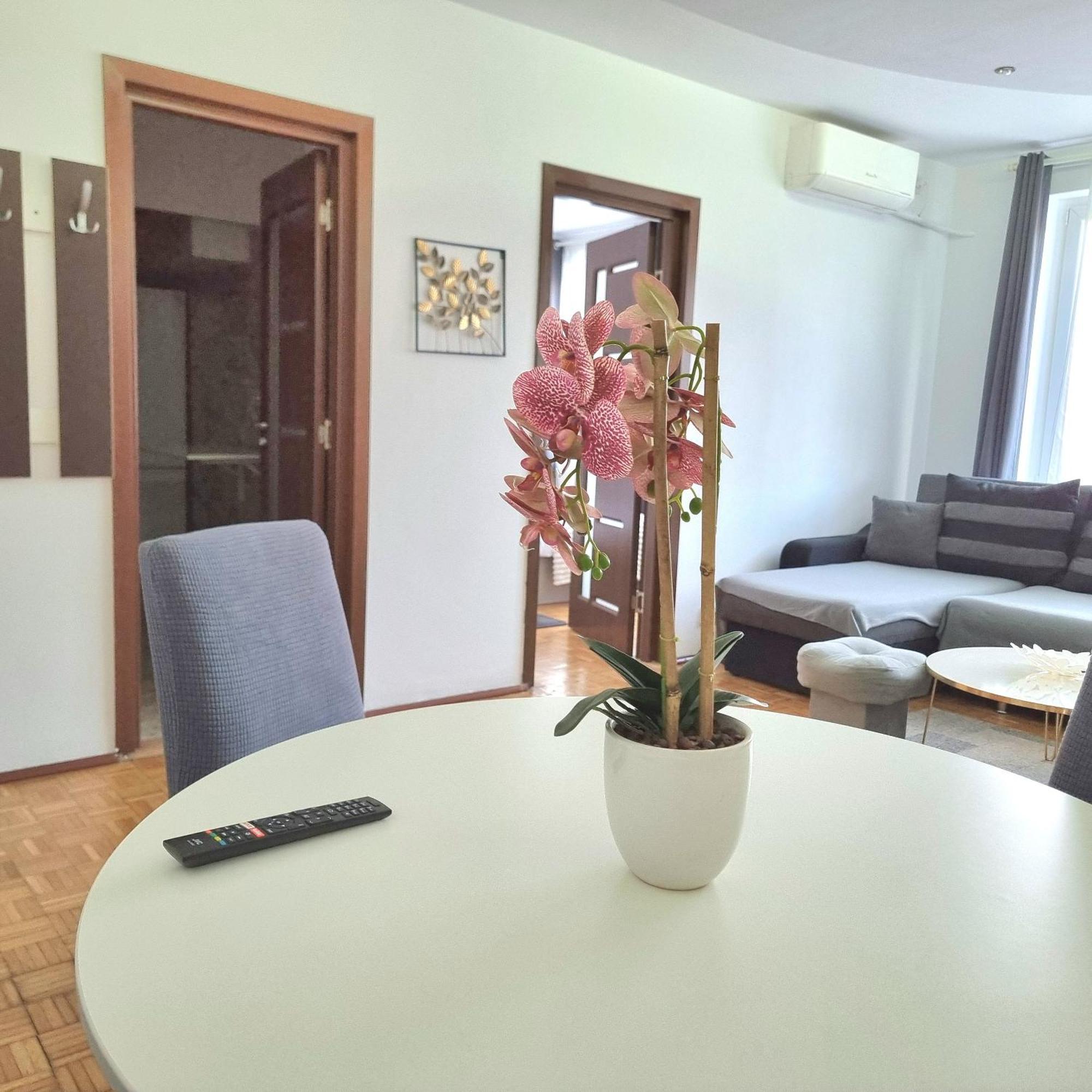 Chic Comfort 1Bdr With Landmark View - Concerthall Bucureşti Exterior foto